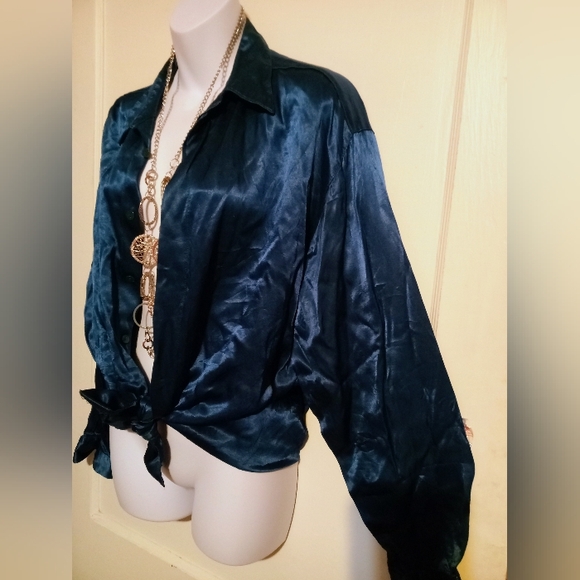 🛍️ BUNDLE ONLY🛍️Chic Deep Blue Satin Women's Blouse - Picture 4 of 6